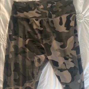 Camo leggings